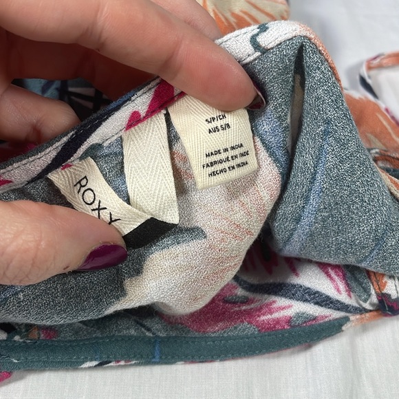 ROXY Tropical Print Dress Button Up Sundress Floral Hibiscus Beachy Summer - Picture 6 of 9